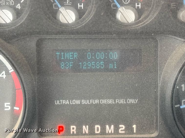 image for item DW7133 2012 Ford F350 Super Duty XL Crew Cab flatbed pickup truck