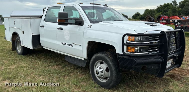 image for item DW7134 2018 Chevrolet Silverado 3500HD Crew Cab utility bed pickup truck