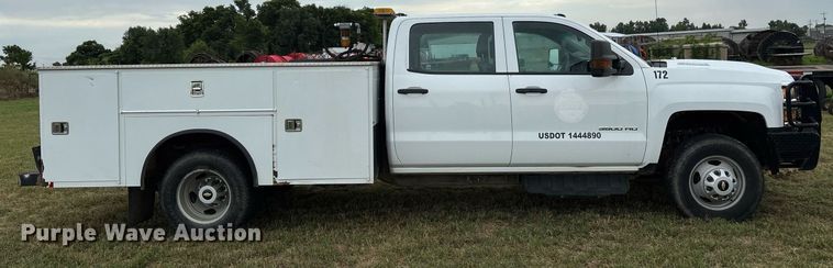 image for item DW7134 2018 Chevrolet Silverado 3500HD Crew Cab utility bed pickup truck