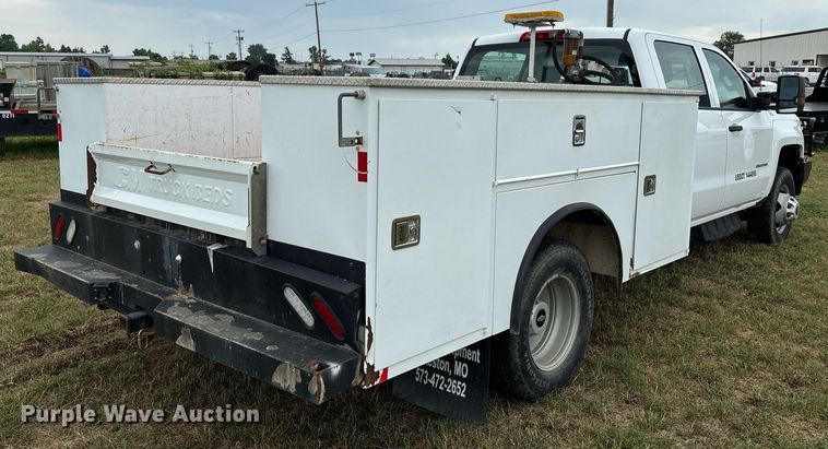 image for item DW7134 2018 Chevrolet Silverado 3500HD Crew Cab utility bed pickup truck