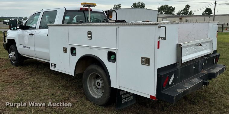 image for item DW7134 2018 Chevrolet Silverado 3500HD Crew Cab utility bed pickup truck