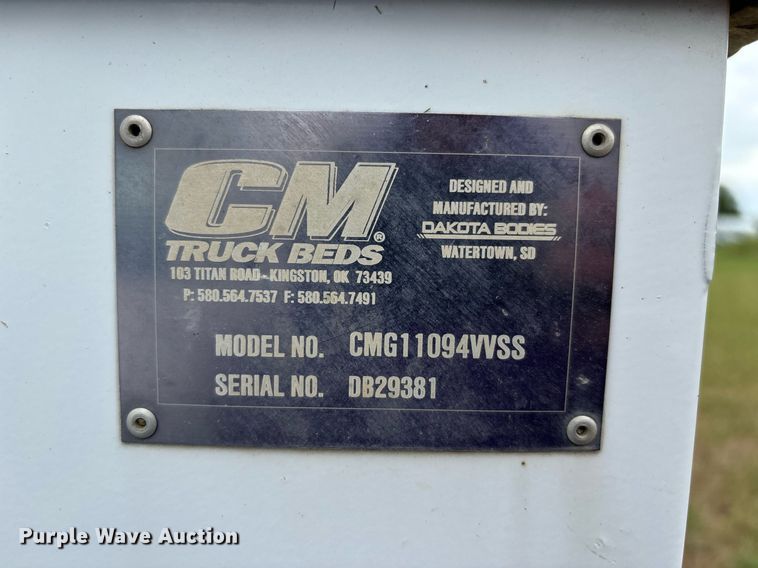 image for item DW7134 2018 Chevrolet Silverado 3500HD Crew Cab utility bed pickup truck