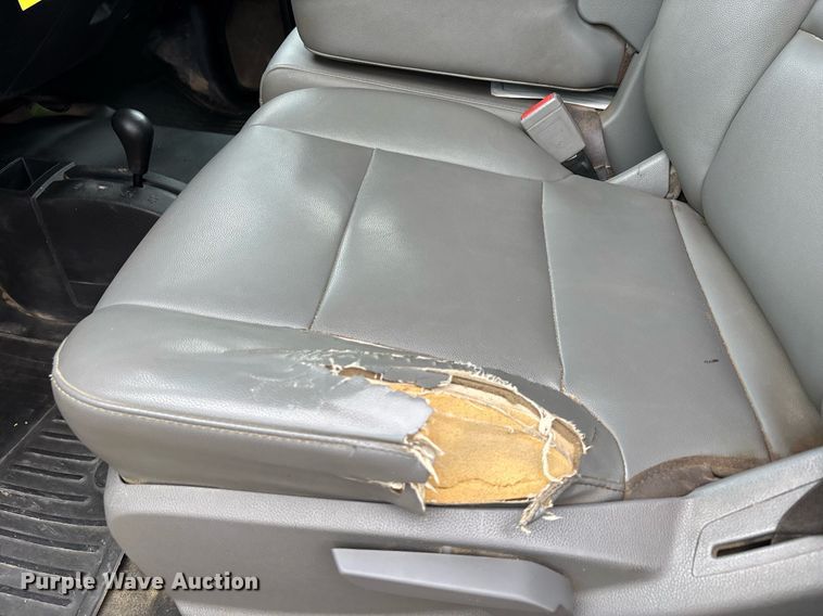 image for item DW7134 2018 Chevrolet Silverado 3500HD Crew Cab utility bed pickup truck