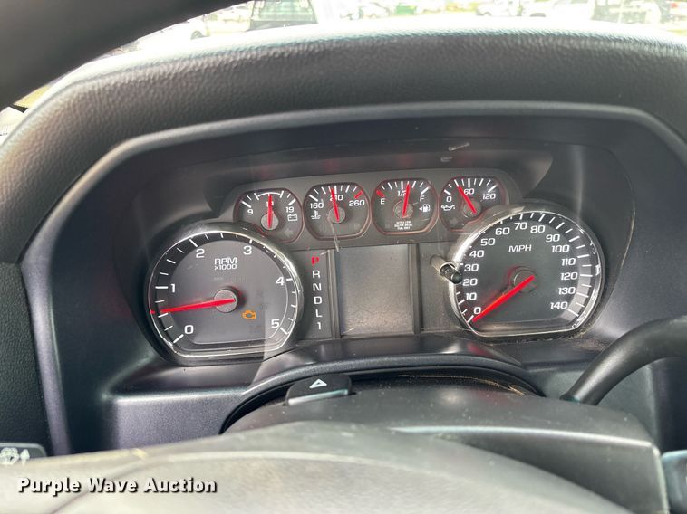 image for item DW7134 2018 Chevrolet Silverado 3500HD Crew Cab utility bed pickup truck