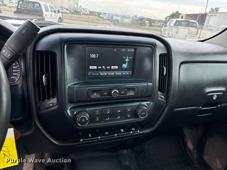 image for item DW7134 2018 Chevrolet Silverado 3500HD Crew Cab utility bed pickup truck