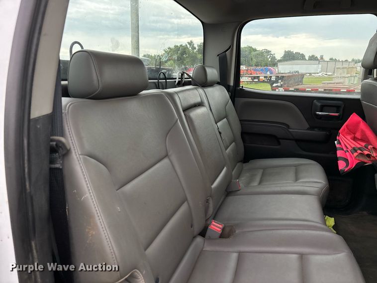 image for item DW7134 2018 Chevrolet Silverado 3500HD Crew Cab utility bed pickup truck