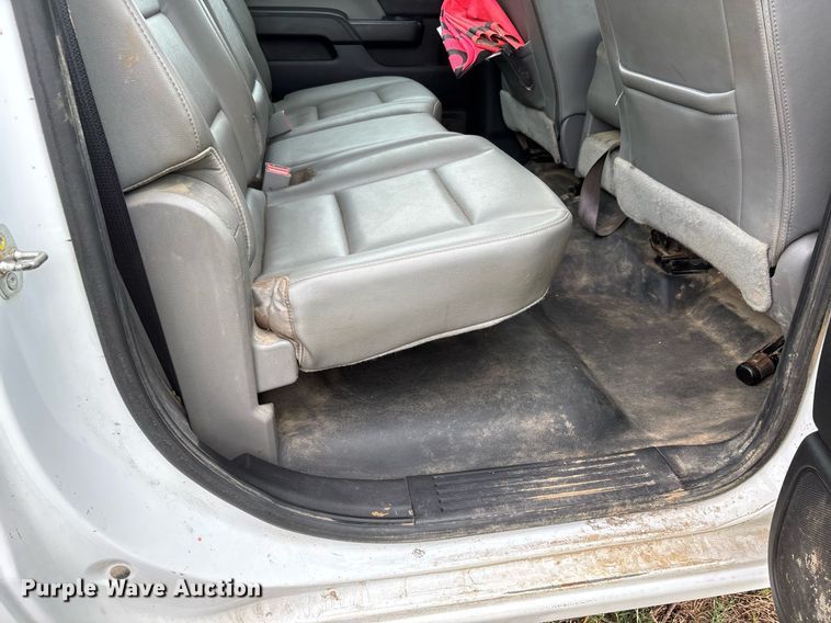 image for item DW7134 2018 Chevrolet Silverado 3500HD Crew Cab utility bed pickup truck