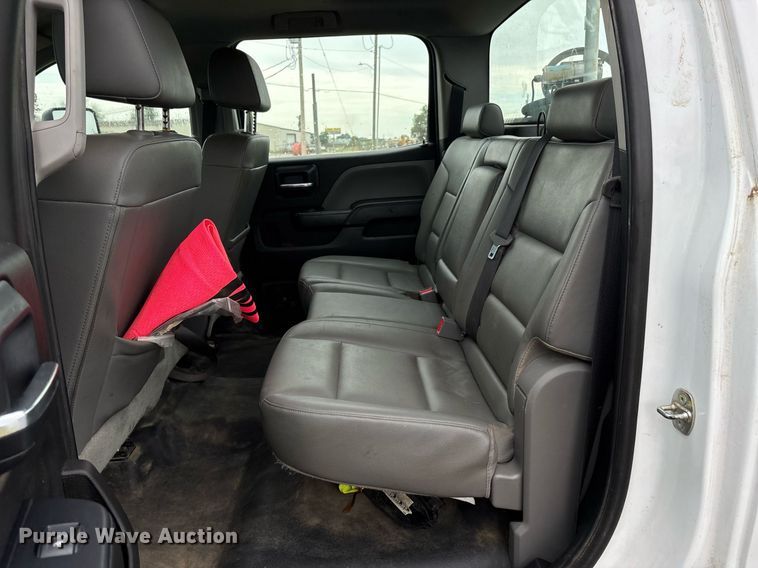 image for item DW7134 2018 Chevrolet Silverado 3500HD Crew Cab utility bed pickup truck