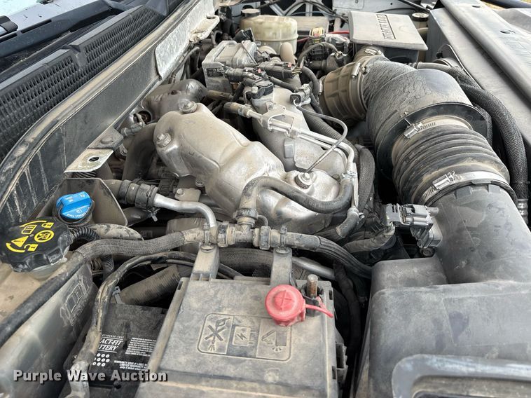 image for item DW7134 2018 Chevrolet Silverado 3500HD Crew Cab utility bed pickup truck