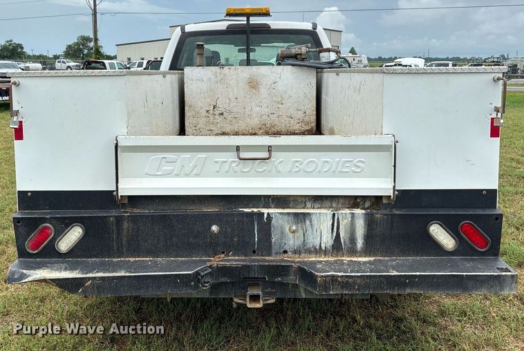 image for item DW7135 2017 Ford F350 Super Duty XL  Crew Cab utility bed pickup truck