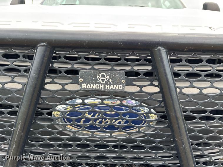 image for item DW7135 2017 Ford F350 Super Duty XL  Crew Cab utility bed pickup truck