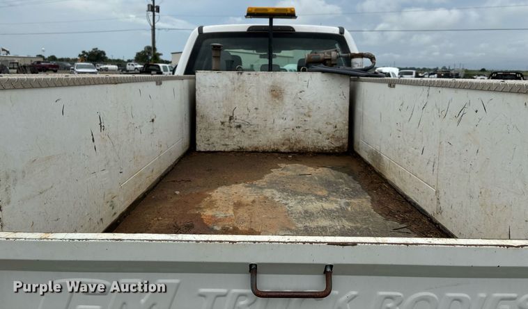 image for item DW7135 2017 Ford F350 Super Duty XL  Crew Cab utility bed pickup truck