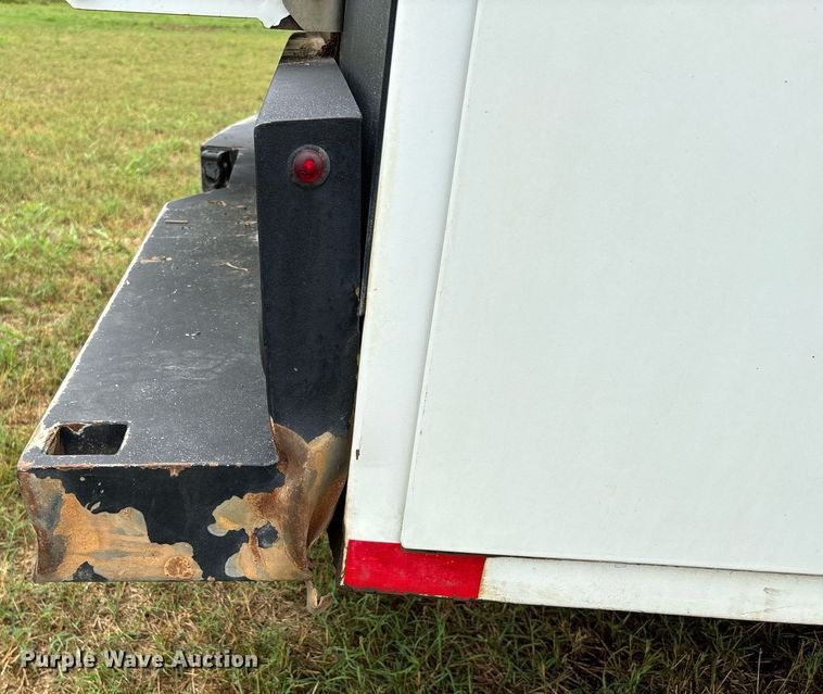 image for item DW7135 2017 Ford F350 Super Duty XL  Crew Cab utility bed pickup truck