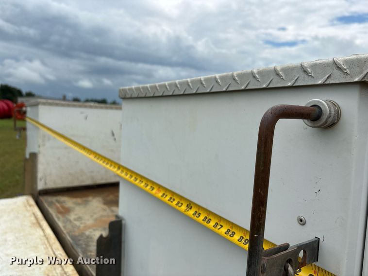 image for item DW7135 2017 Ford F350 Super Duty XL  Crew Cab utility bed pickup truck