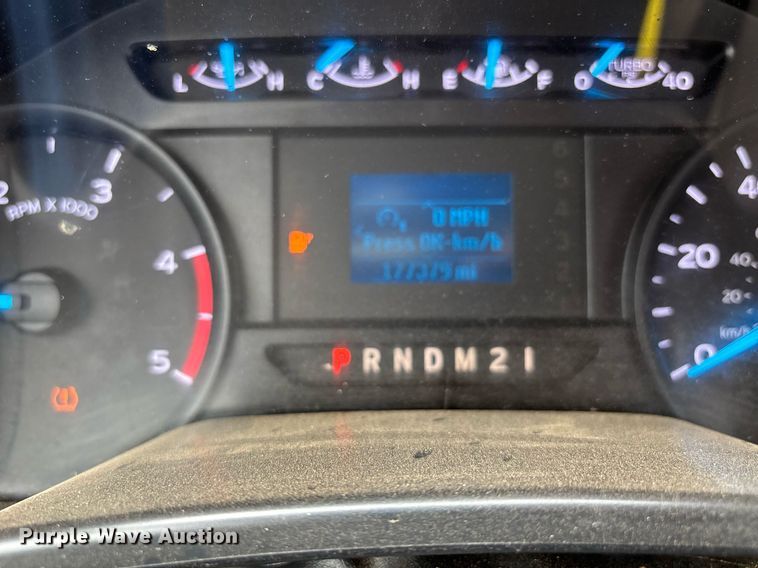 image for item DW7135 2017 Ford F350 Super Duty XL  Crew Cab utility bed pickup truck