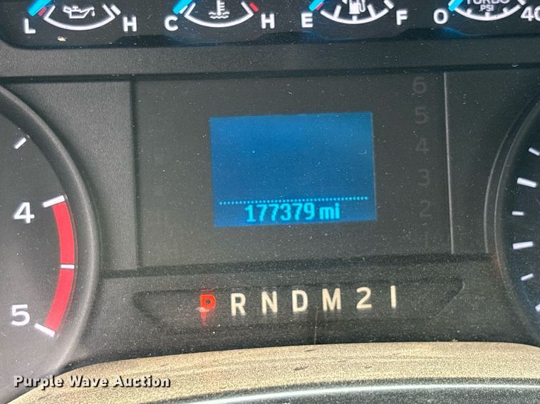 image for item DW7135 2017 Ford F350 Super Duty XL  Crew Cab utility bed pickup truck