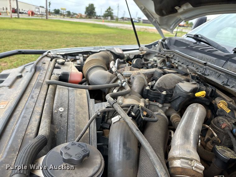 image for item DW7135 2017 Ford F350 Super Duty XL  Crew Cab utility bed pickup truck