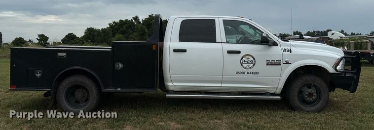image for item DW7136 2018 Dodge Ram 3500 Crew Cab utility bed pickup truck