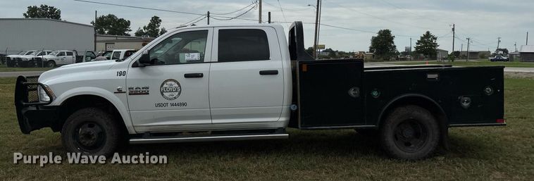 image for item DW7136 2018 Dodge Ram 3500 Crew Cab utility bed pickup truck