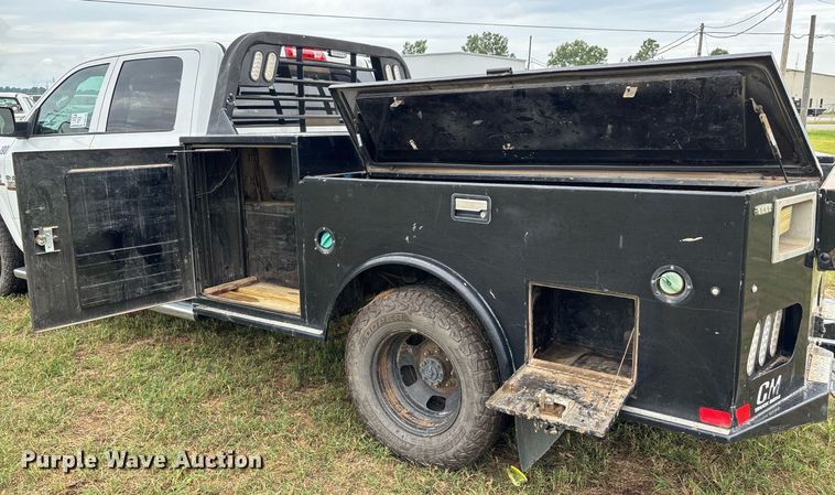 image for item DW7136 2018 Dodge Ram 3500 Crew Cab utility bed pickup truck
