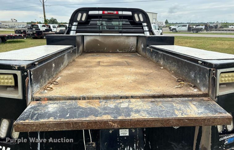 image for item DW7136 2018 Dodge Ram 3500 Crew Cab utility bed pickup truck