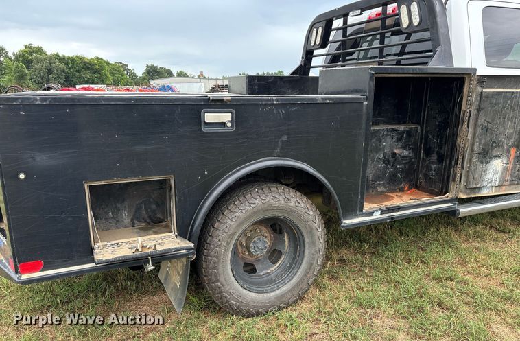 image for item DW7136 2018 Dodge Ram 3500 Crew Cab utility bed pickup truck