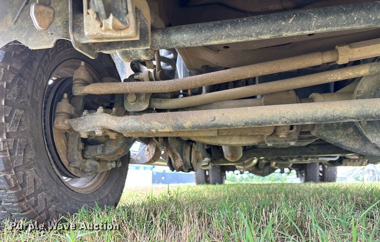 image for item DW7136 2018 Dodge Ram 3500 Crew Cab utility bed pickup truck