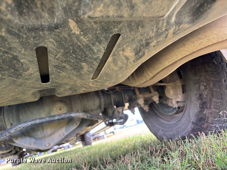 image for item DW7136 2018 Dodge Ram 3500 Crew Cab utility bed pickup truck