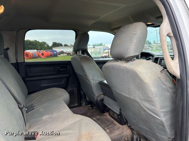 image for item DW7136 2018 Dodge Ram 3500 Crew Cab utility bed pickup truck