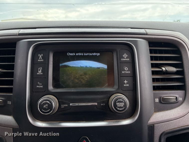 image for item DW7136 2018 Dodge Ram 3500 Crew Cab utility bed pickup truck