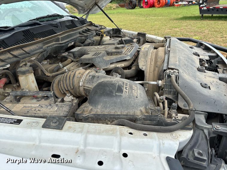 image for item DW7136 2018 Dodge Ram 3500 Crew Cab utility bed pickup truck