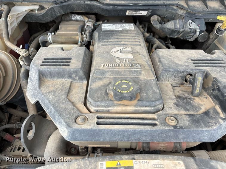 image for item DW7136 2018 Dodge Ram 3500 Crew Cab utility bed pickup truck