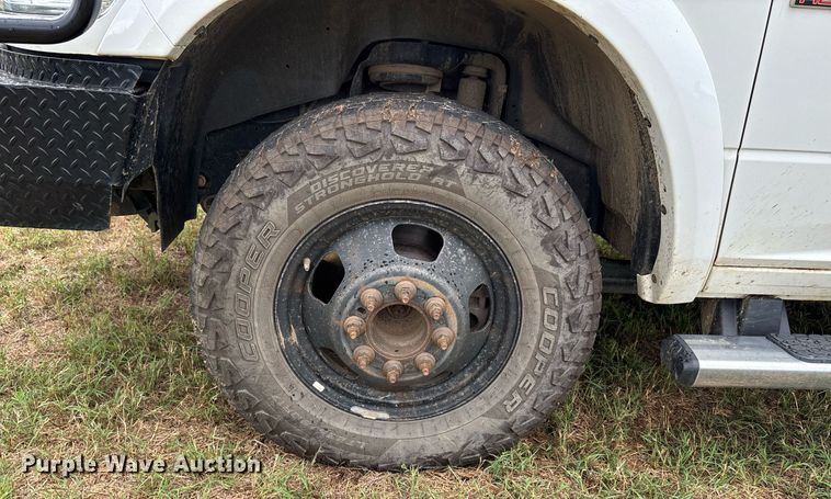 image for item DW7136 2018 Dodge Ram 3500 Crew Cab utility bed pickup truck