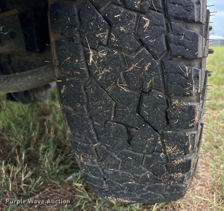 image for item DW7136 2018 Dodge Ram 3500 Crew Cab utility bed pickup truck