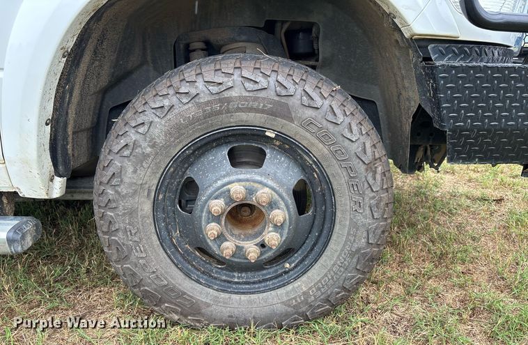 image for item DW7136 2018 Dodge Ram 3500 Crew Cab utility bed pickup truck