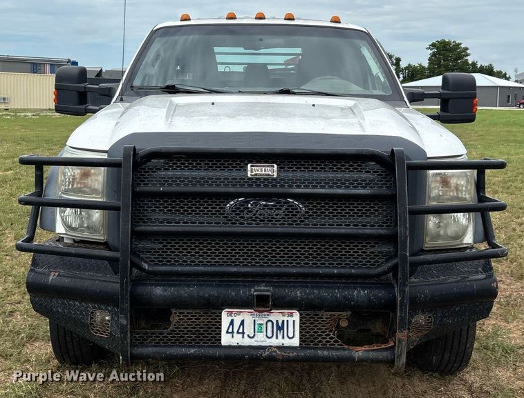 image for item DW7138 2012 Ford F550 Super Duty XL Crew Cab utility / service truck