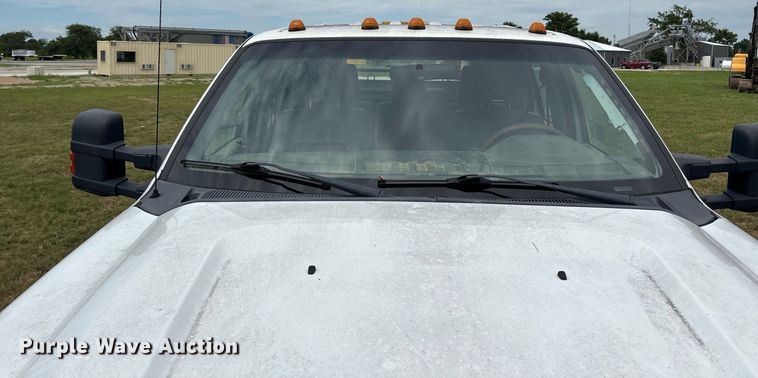 image for item DW7138 2012 Ford F550 Super Duty XL Crew Cab utility / service truck