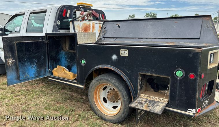 image for item DW7138 2012 Ford F550 Super Duty XL Crew Cab utility / service truck