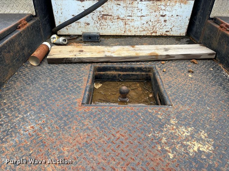 image for item DW7138 2012 Ford F550 Super Duty XL Crew Cab utility / service truck