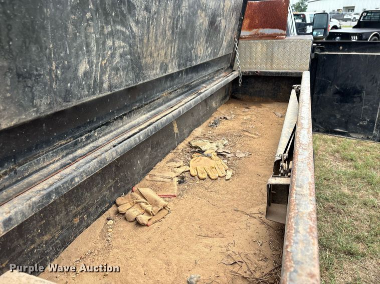 image for item DW7138 2012 Ford F550 Super Duty XL Crew Cab utility / service truck