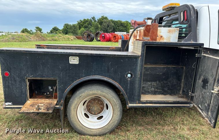 image for item DW7138 2012 Ford F550 Super Duty XL Crew Cab utility / service truck