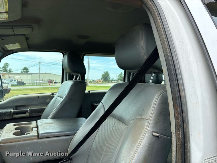 image for item DW7138 2012 Ford F550 Super Duty XL Crew Cab utility / service truck