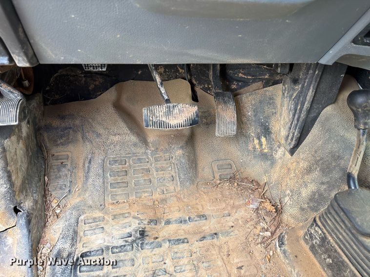 image for item DW7138 2012 Ford F550 Super Duty XL Crew Cab utility / service truck