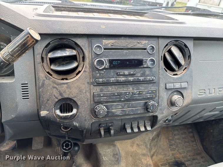 image for item DW7138 2012 Ford F550 Super Duty XL Crew Cab utility / service truck