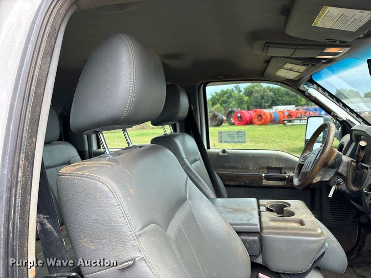 image for item DW7138 2012 Ford F550 Super Duty XL Crew Cab utility / service truck