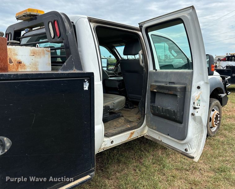 image for item DW7138 2012 Ford F550 Super Duty XL Crew Cab utility / service truck