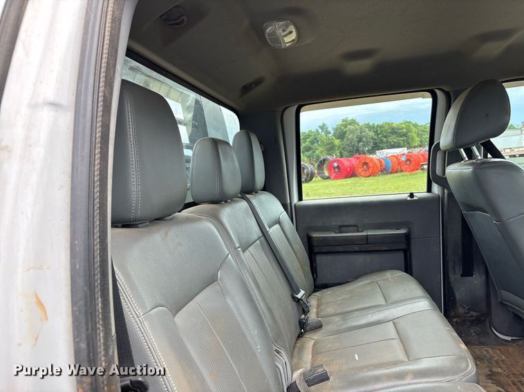 image for item DW7138 2012 Ford F550 Super Duty XL Crew Cab utility / service truck