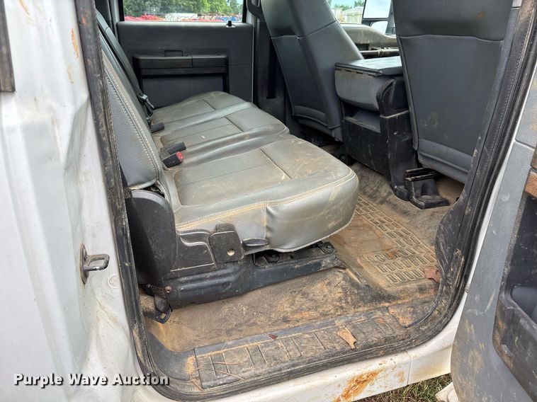 image for item DW7138 2012 Ford F550 Super Duty XL Crew Cab utility / service truck