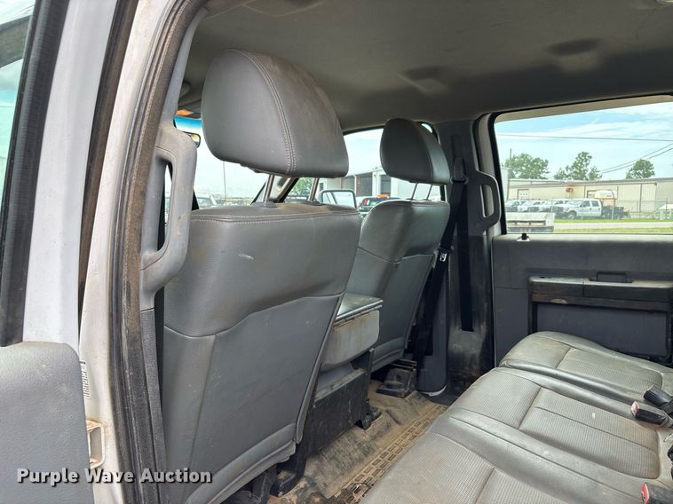 image for item DW7138 2012 Ford F550 Super Duty XL Crew Cab utility / service truck