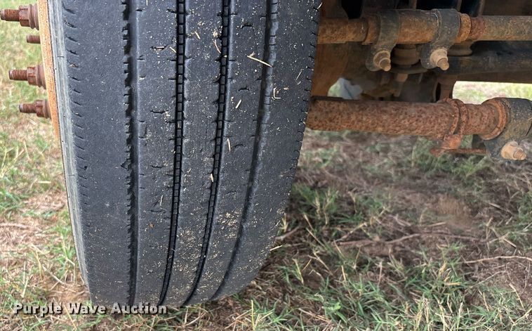 image for item DW7138 2012 Ford F550 Super Duty XL Crew Cab utility / service truck